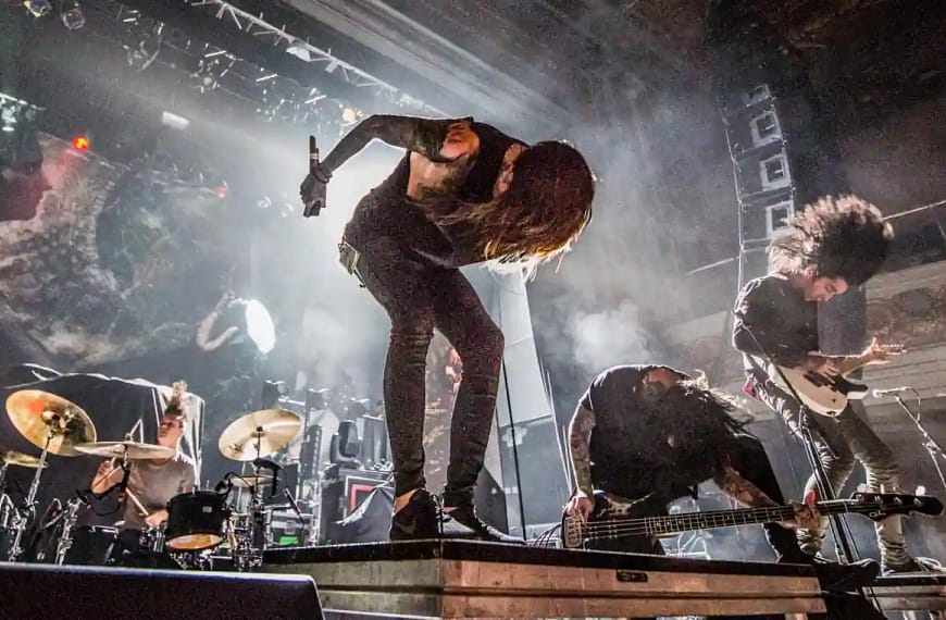 Bad Omens is now streaming their new song video for “Concrete Jungle”